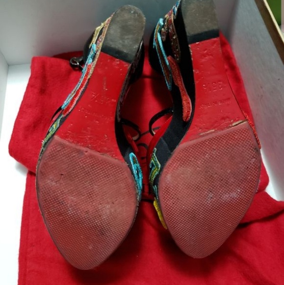 SOLD!! Amazin Christian louboutin - Picture 6 of 6